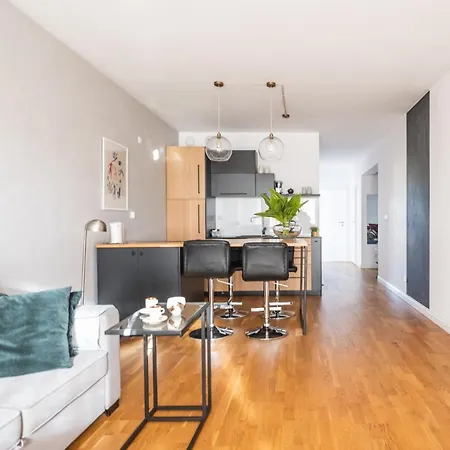 Krucza ~ Self Check-in 24h ~ Parking And Lift * Wroclaw