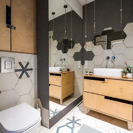 Apartment Krucza ~ Self Check-in 24h ~ Parking And Lift *