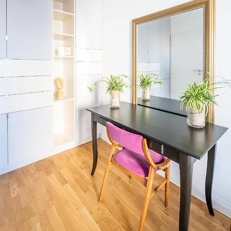 Krucza ~ Self Check-in 24h ~ Parking And Lift Apartment Wroclaw