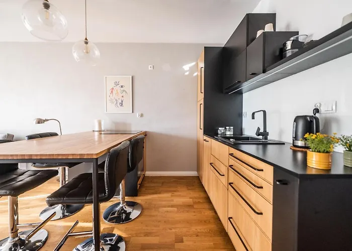 Krucza ~ Self Check-in 24h ~ Parking And Lift Apartment