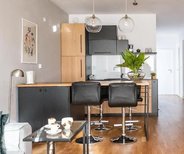 Apartment Krucza ~ Self Check-in 24h ~ Parking And Lift Wroclaw