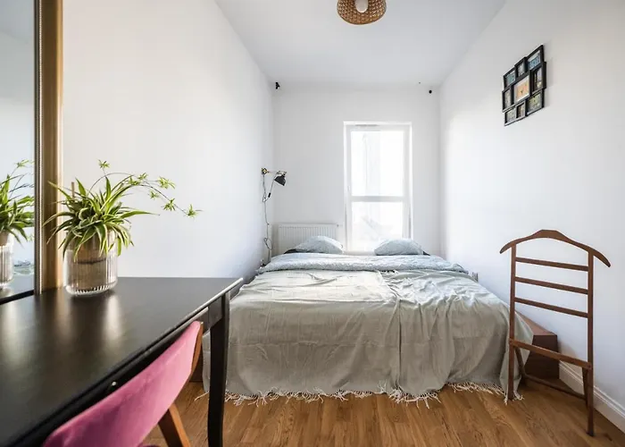 Krucza ~ Self Check-in 24h ~ Parking And Lift Apartment *