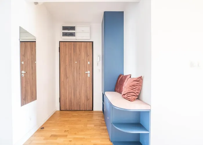 Krucza ~ Self Check-in 24h ~ Parking And Lift Apartment *