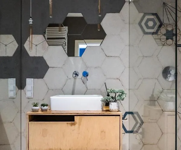 Krucza ~ Self Check-in 24h ~ Parking And Lift Apartment Wroclaw