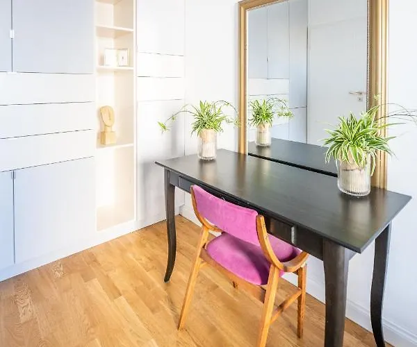 Krucza ~ Self Check-in 24h ~ Parking And Lift Apartment Wroclaw