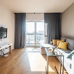 Daire Krucza ~ Self Check-in 24h ~ Parking And Lift Wroclaw
